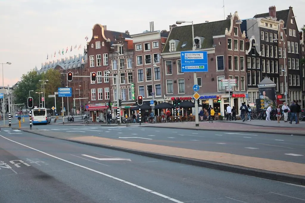 **  Hotel Restaurant Old Bridge Amsterdam Holland